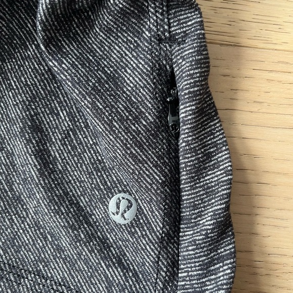 Lululemon Heathered Gray Long Sleeve Athletic Top - Picture 4 of 5